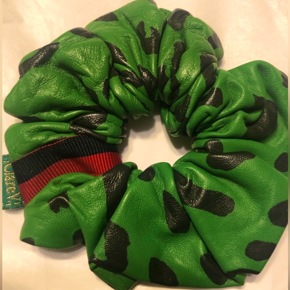 Clare V Accessories - 🌴🤩CLARE V LEATHER HAIR SCRUNCHIE! 🎊💗